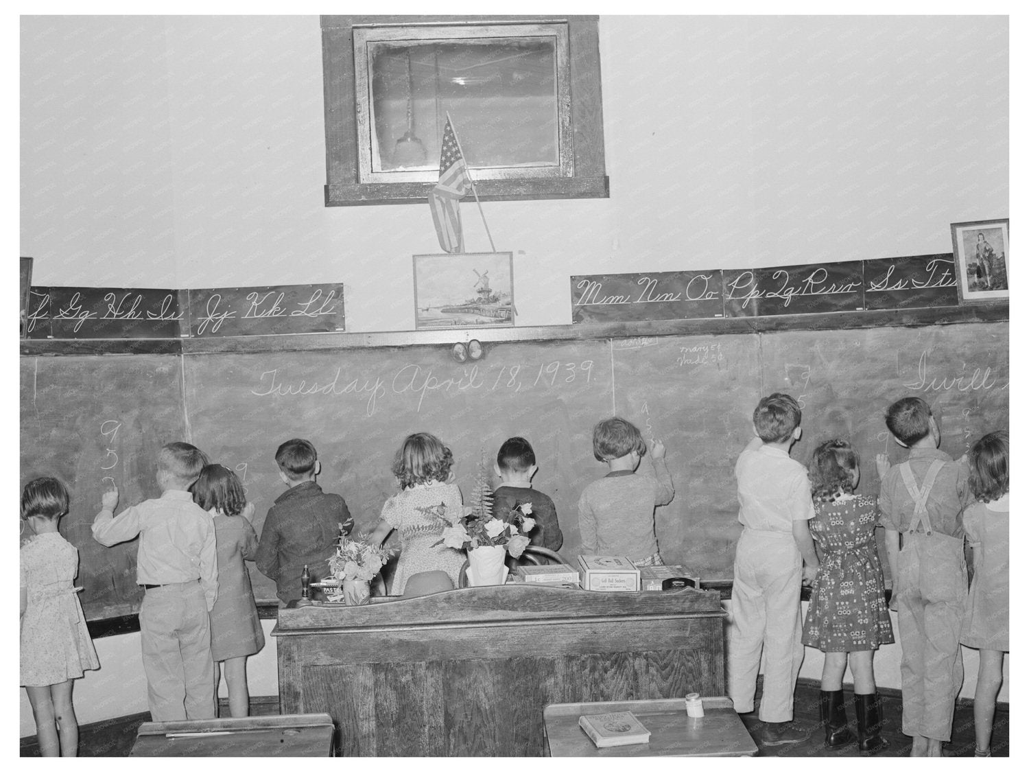 1939 Arithmetic Class in San Augustine Texas Classroom - Available at KNOWOL