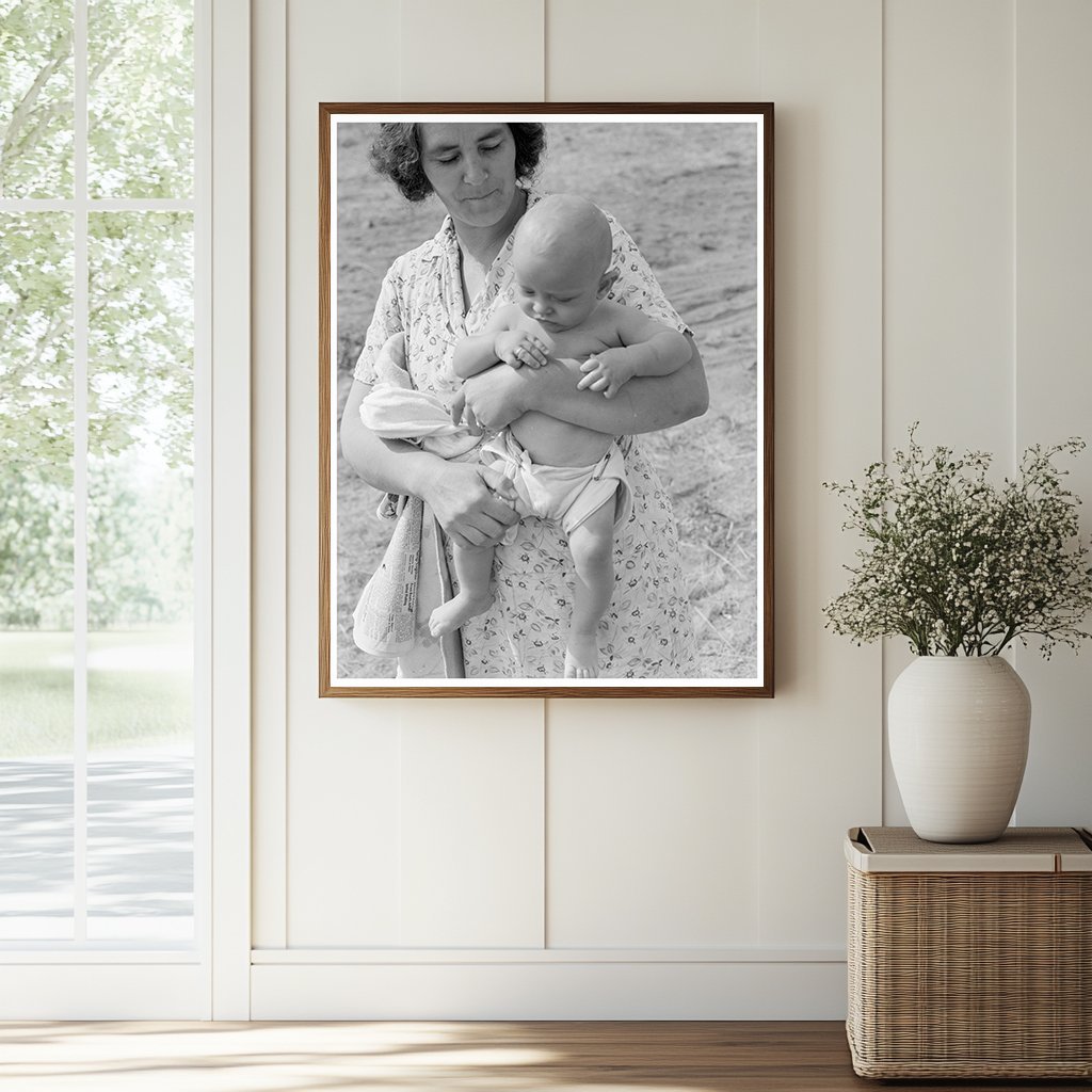 1939 Vintage Hop Pickers Family in Oregon Growers Camp - Available at KNOWOL