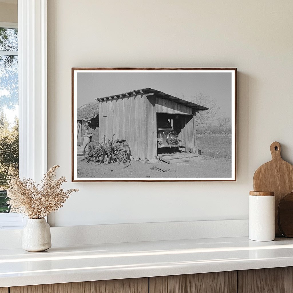 1939 Vintage Image of Texas Farmer and Mexican Laborers - Available at KNOWOL