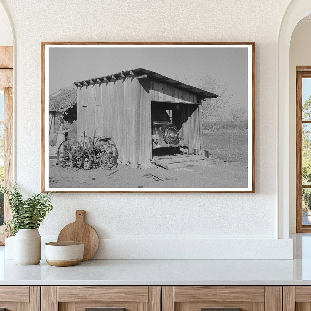 1939 Vintage Image of Texas Farmer and Mexican Laborers - Available at KNOWOL