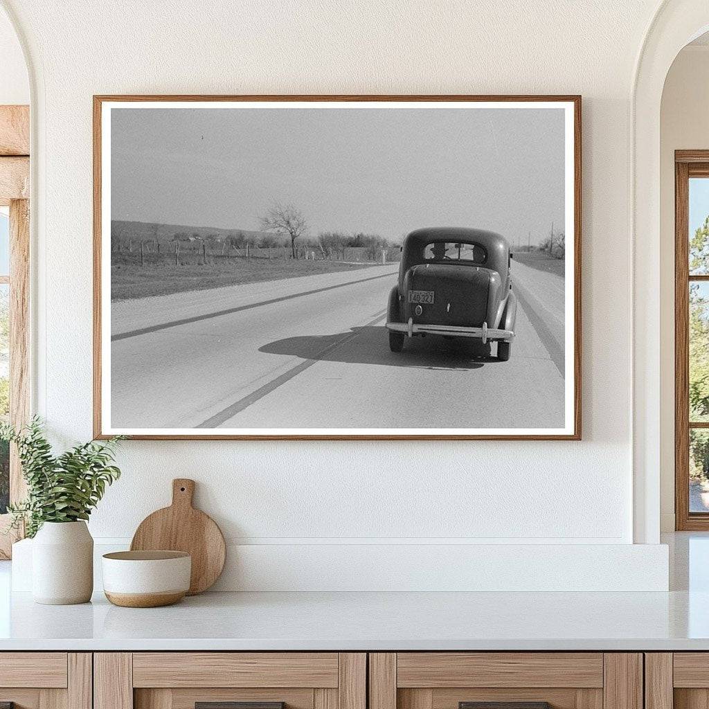 1940 Black and White Highway Scene San Antonio Texas - Available at KNOWOL
