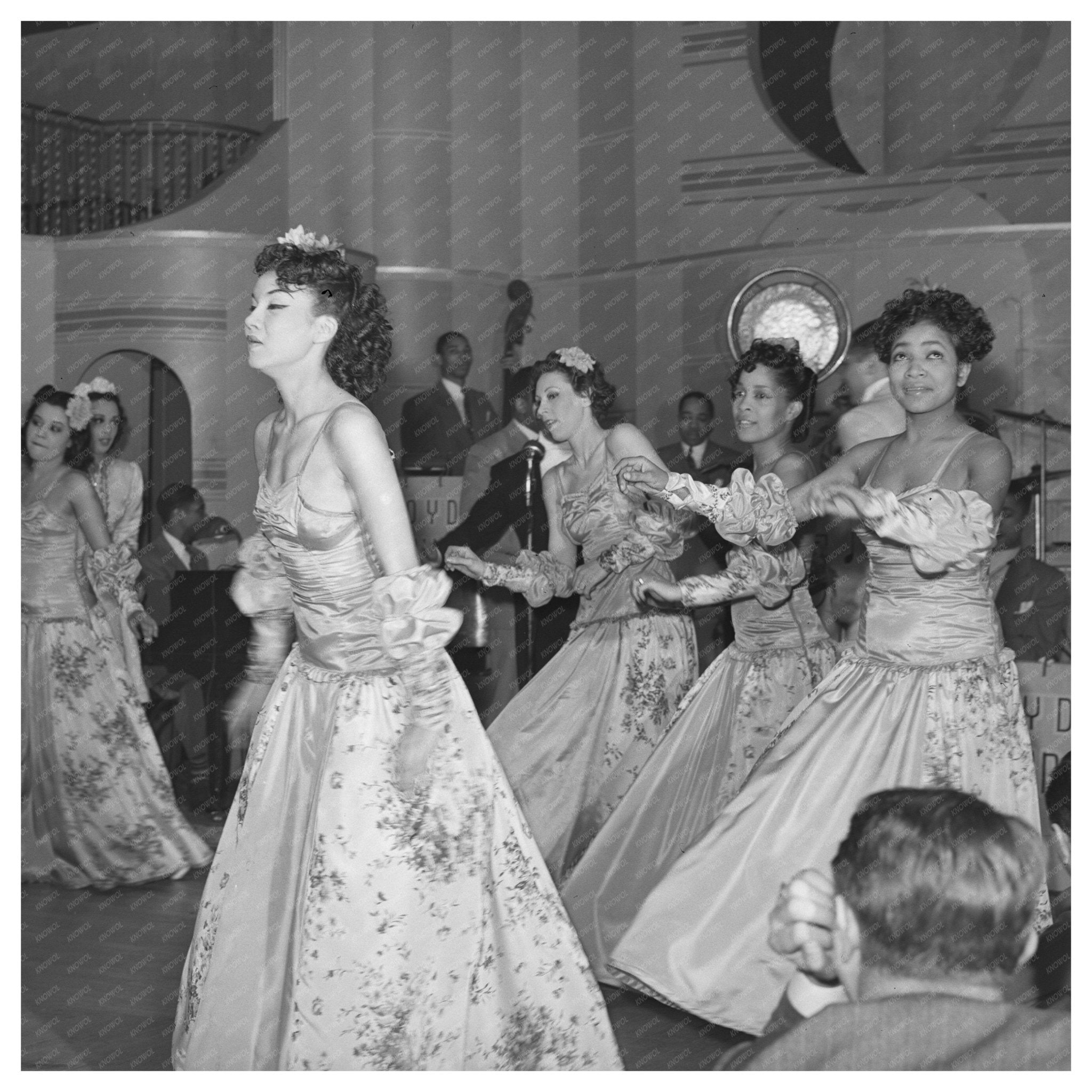 1941 Chicago Cabaret Floor Show Vintage Image - Available at KNOWOL