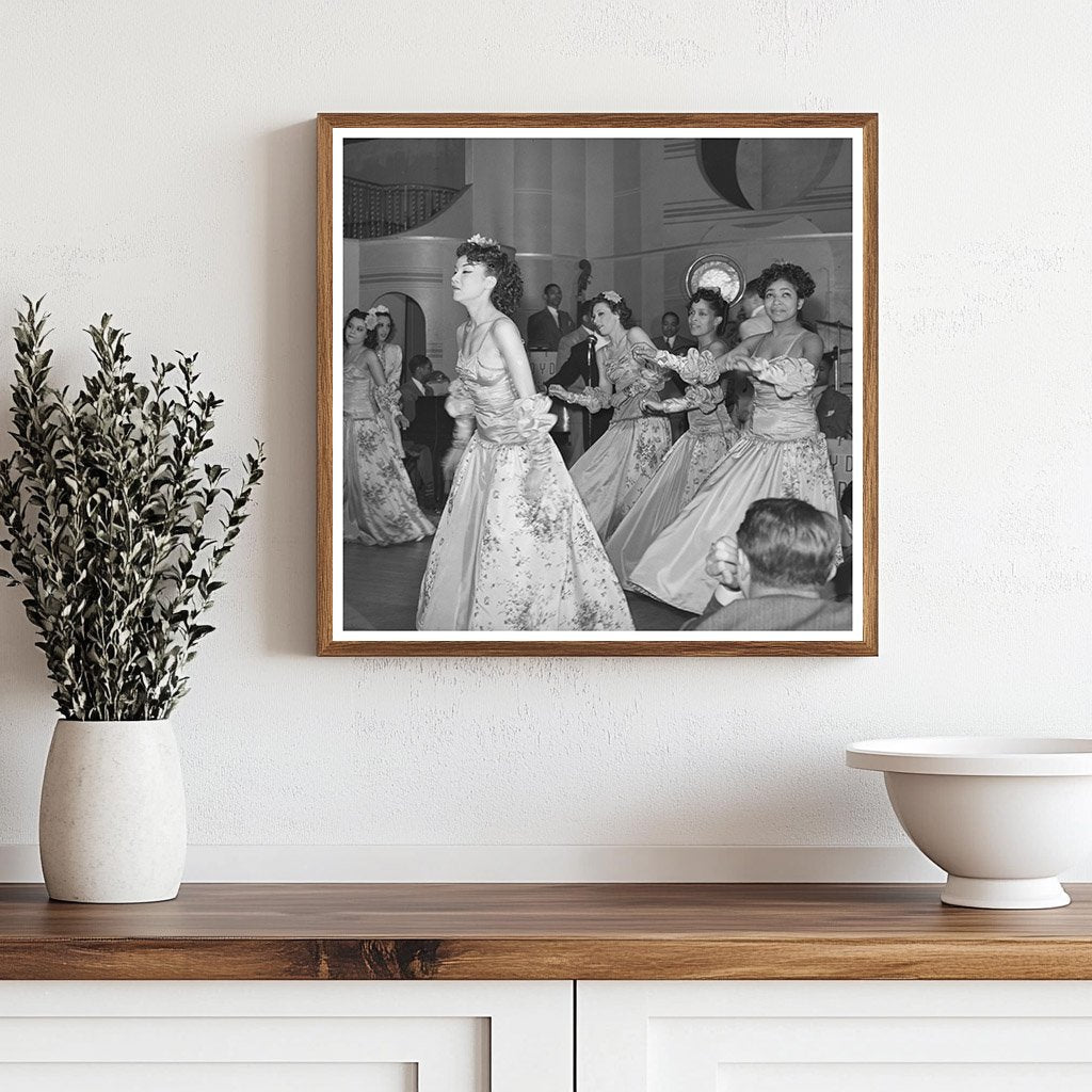 1941 Chicago Cabaret Floor Show Vintage Image - Available at KNOWOL