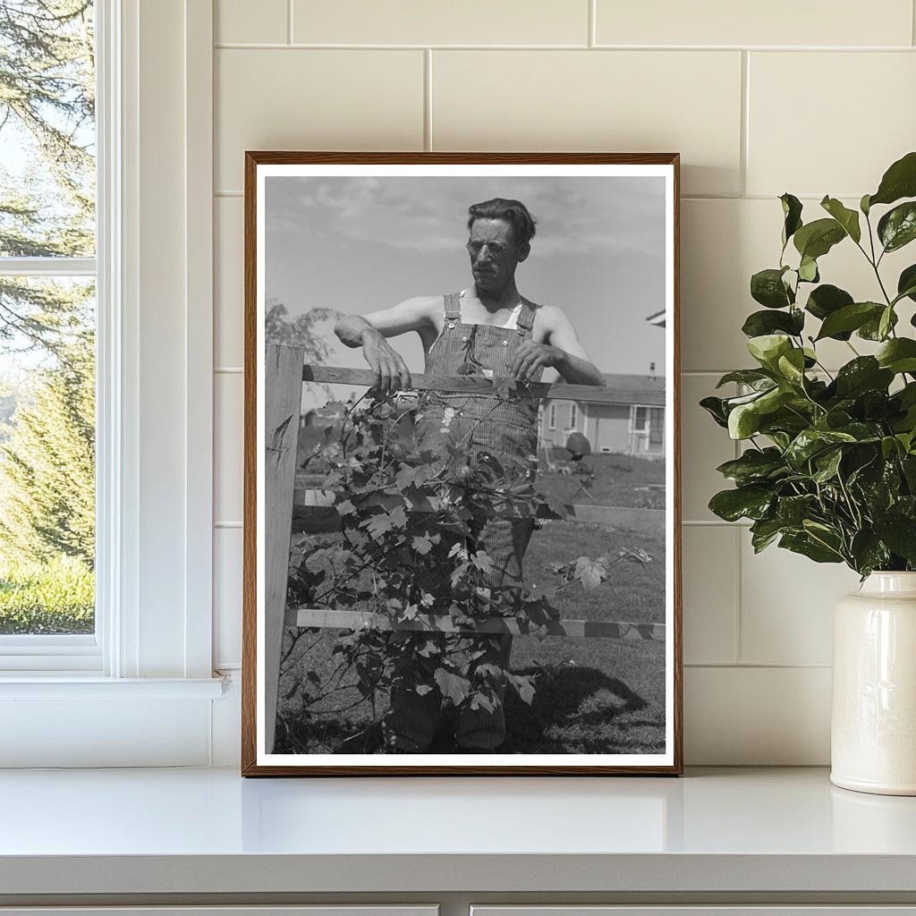 1941 Farm Worker in Cottage at Idaho Labor Camp - Available at KNOWOL