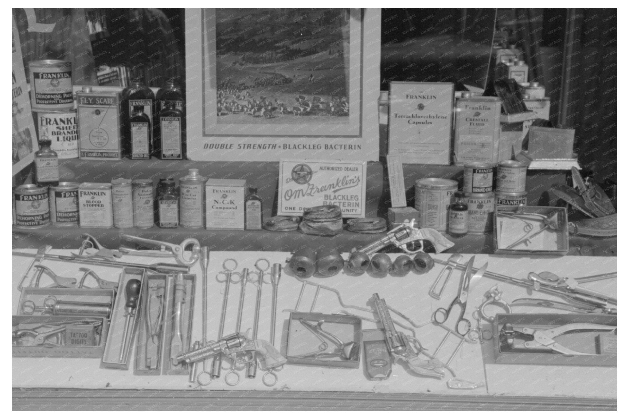 1941-vintage-hardware-store-window-in-ontario-oregon-396018-jpg-v