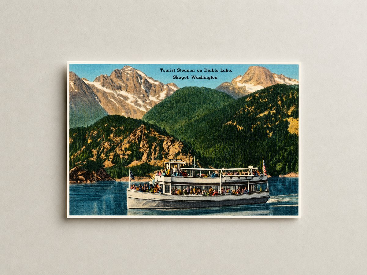 Diablo Lake, WA: Tourist steamer on Diablo Lake, Skaget