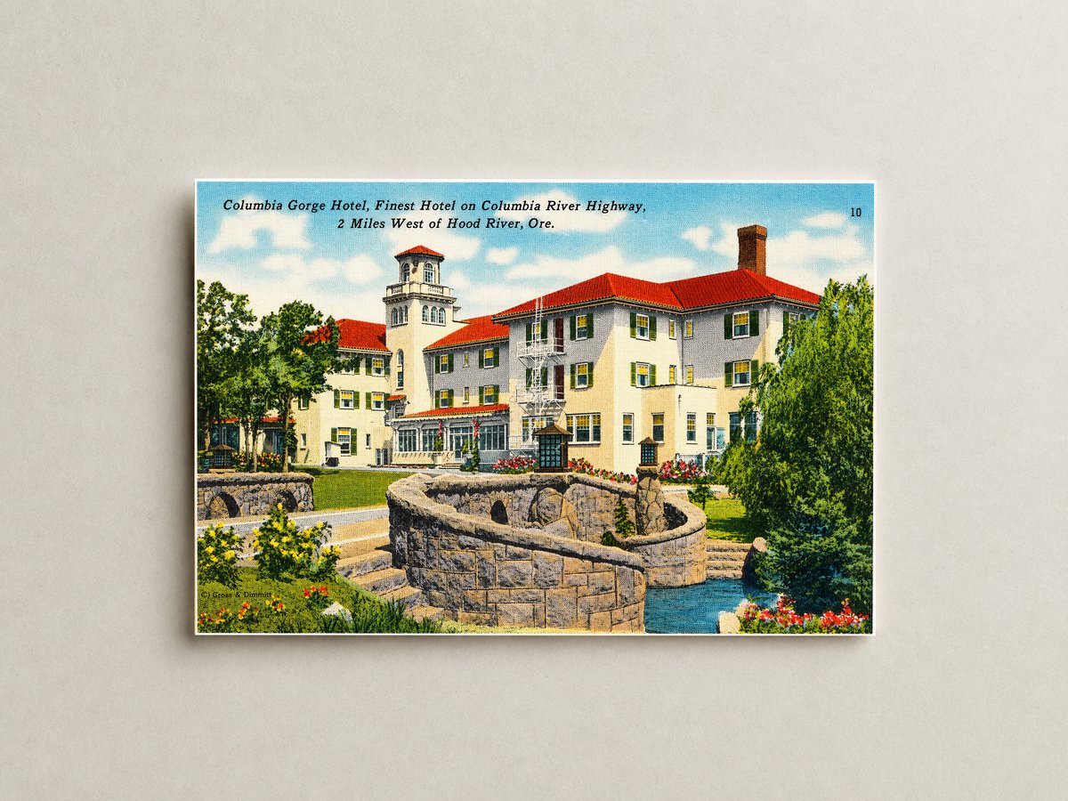Hood River, OR: Columbia Gorge Hotel, finest hotel on Columbia River Highway, 2 miles west on Hood River