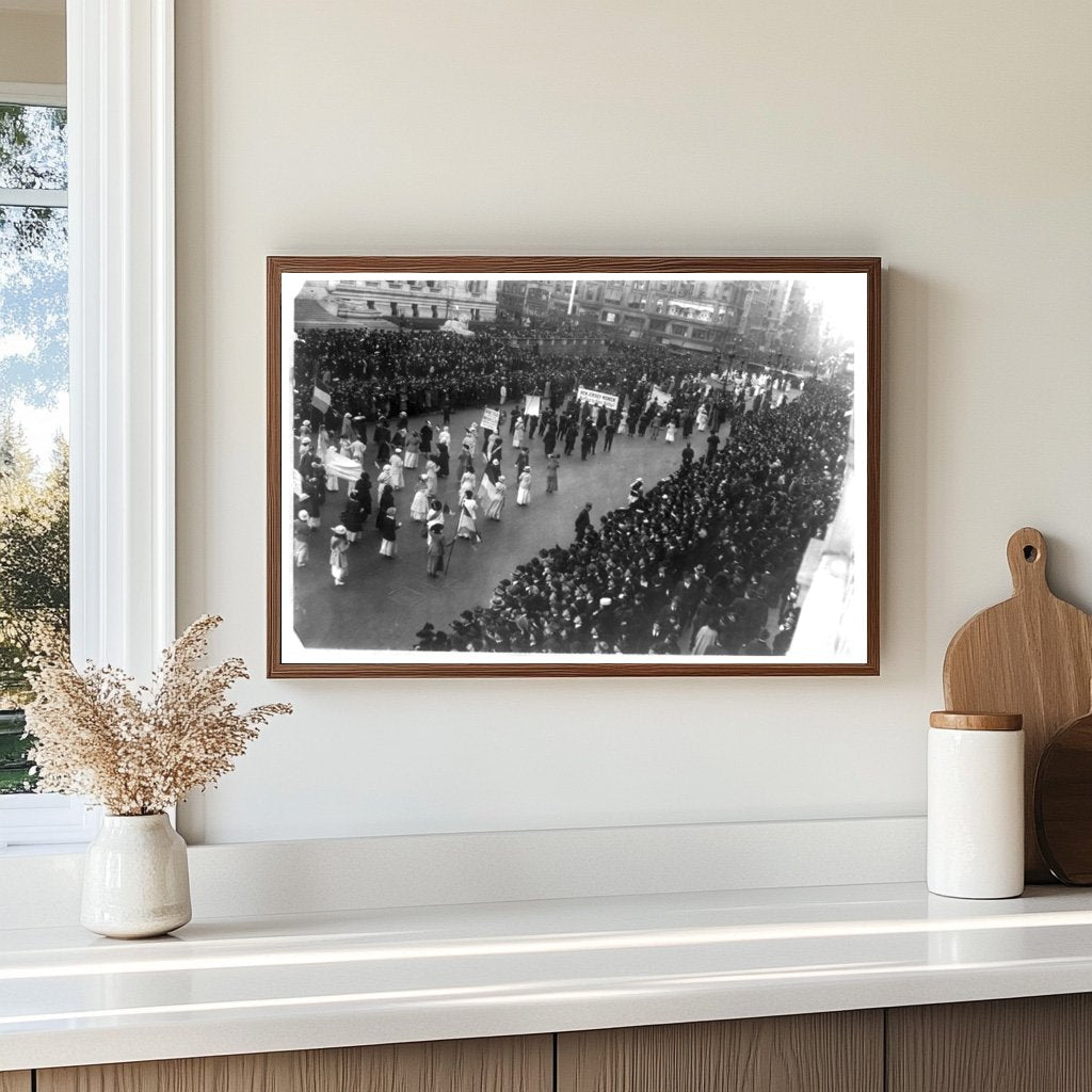 1915 New York Womens Suffrage Parade Scene