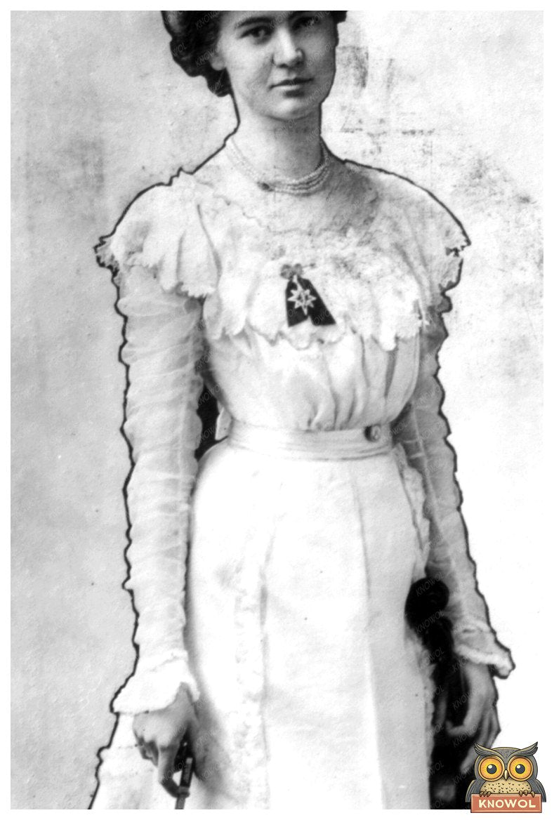 Loenora Jackson: A Snapshot of 20th Century Life
