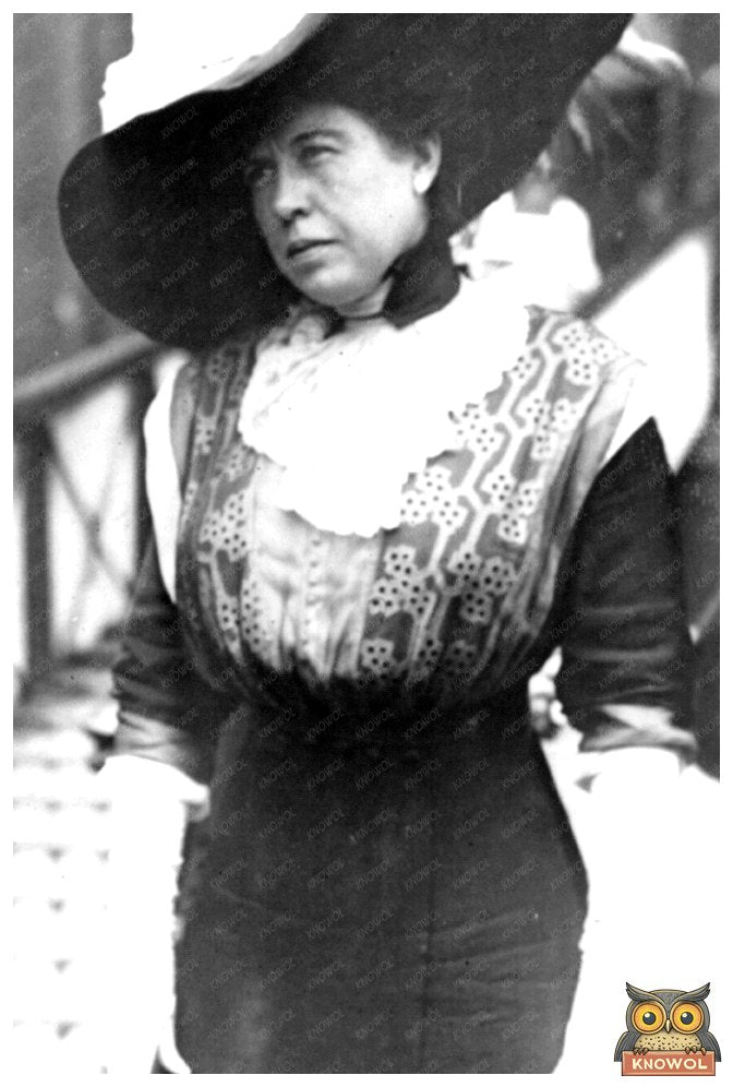 1915 Portrait of Titanic Survivor Mrs. J.J. Brown