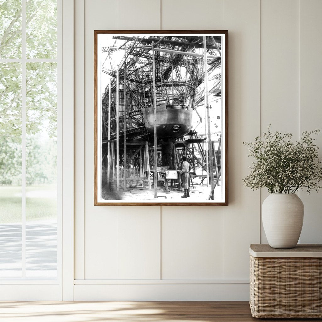 Luxurious Zeppelin Gondola for Pilots and Passengers