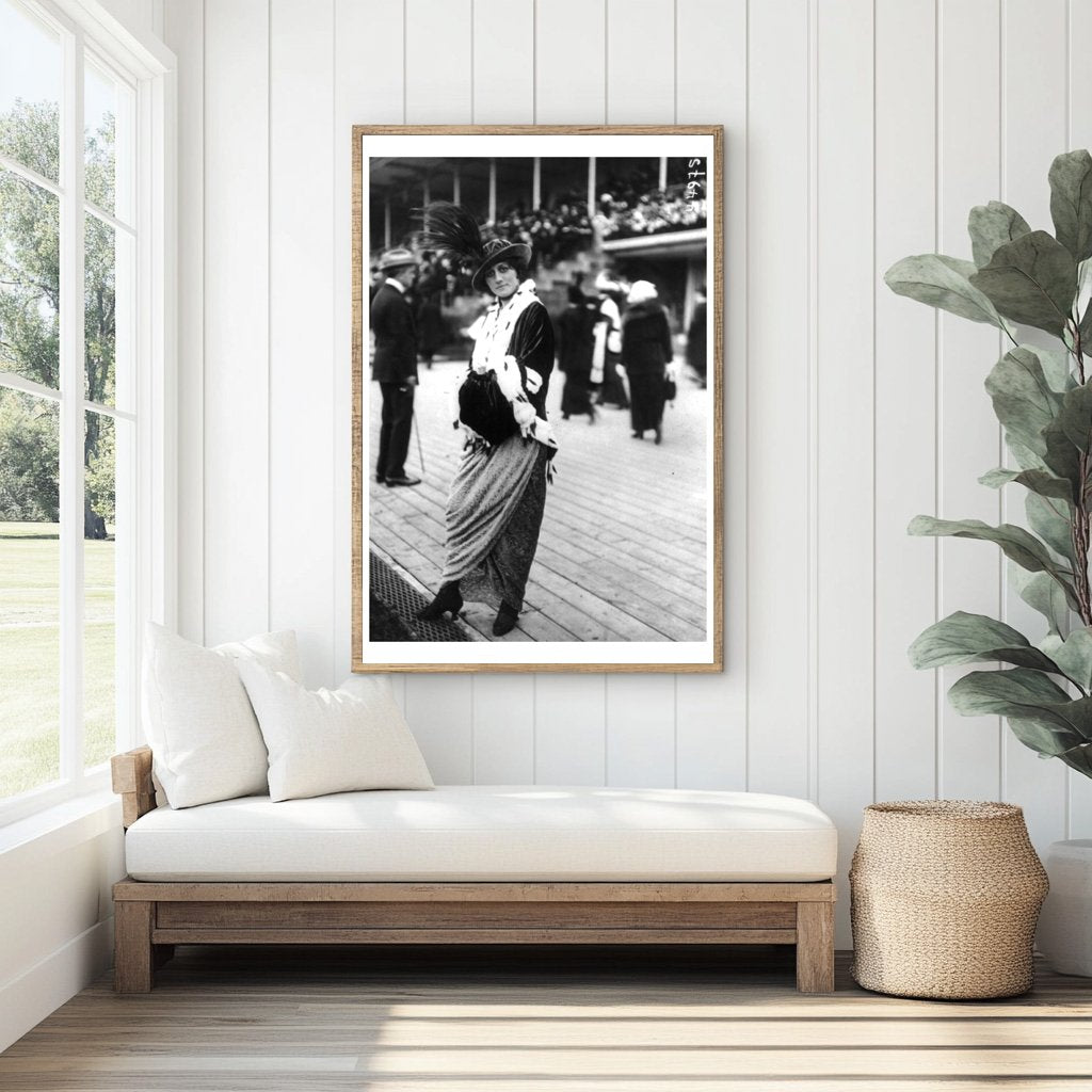 1913 Womens Ermine-Trim Coat & Plumed Hat Fashion