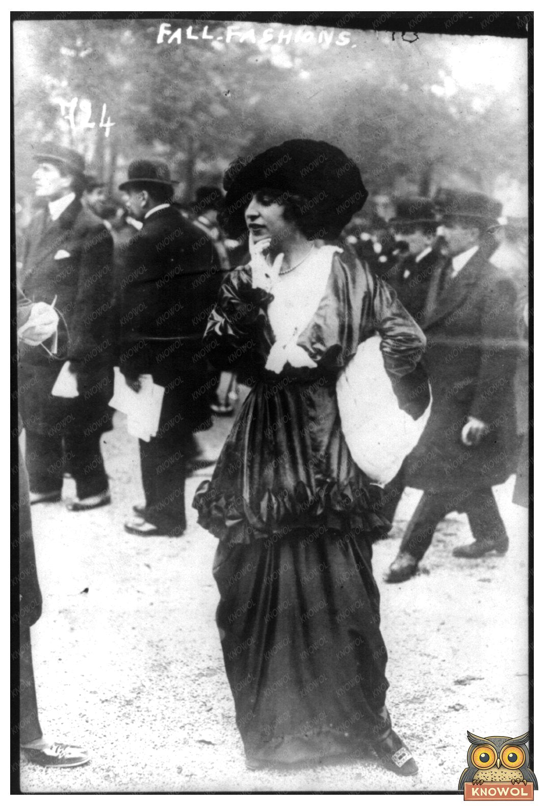 Elegant 1913 Fall Womens Fashion in New York City