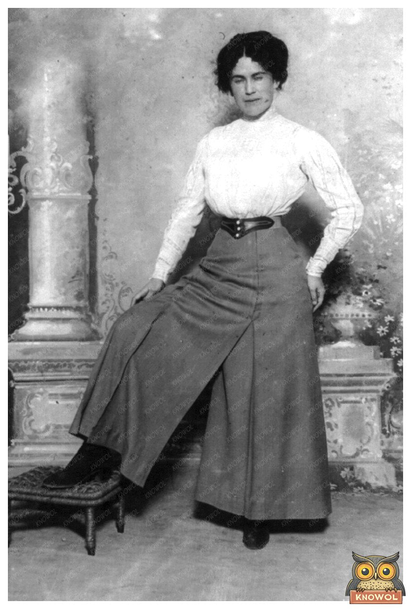 1911 Womens Pantaloon Skirt: Vintage Fashion Elegance