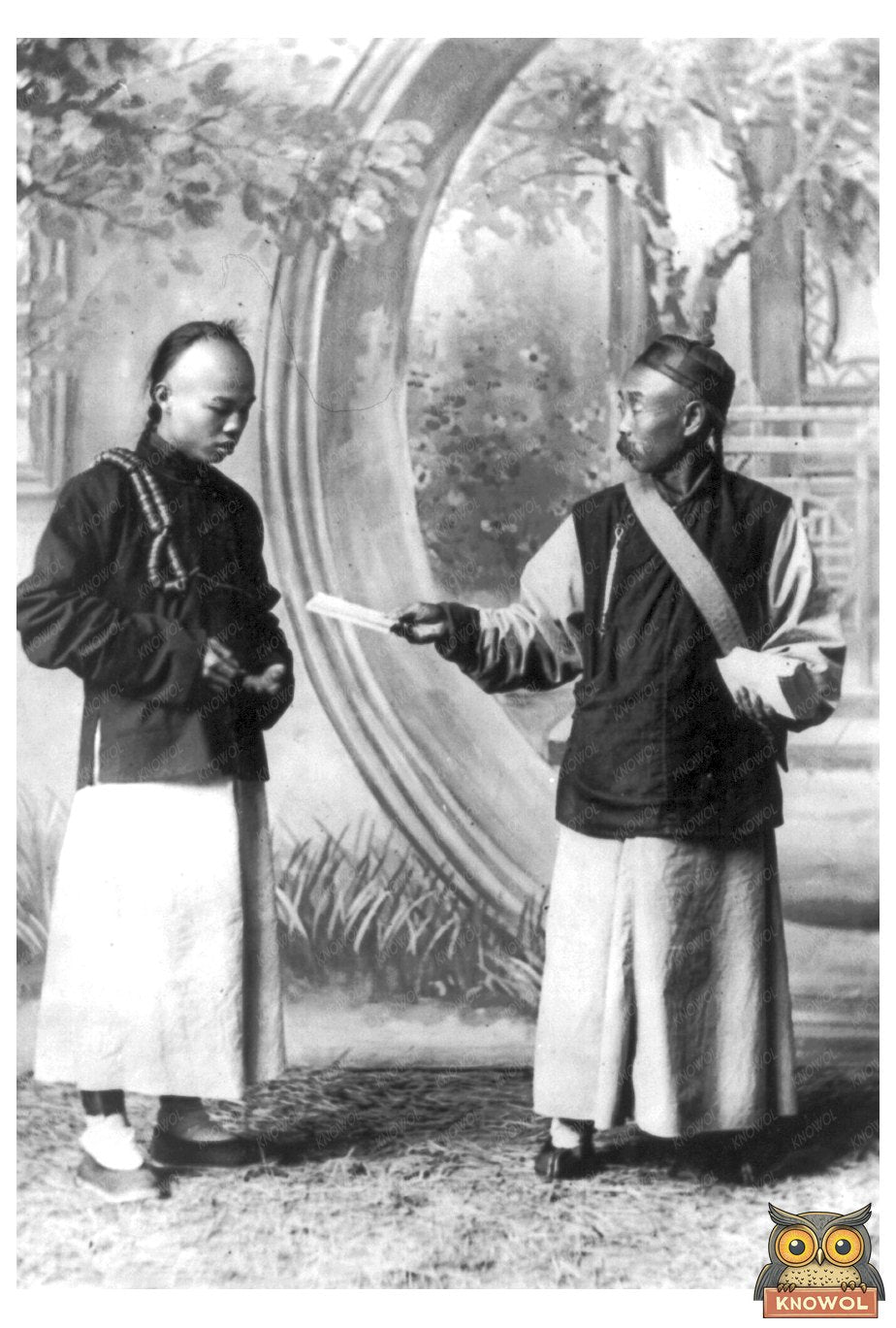 Cantonese Colporteur Shares Bible in 1912 China Scene