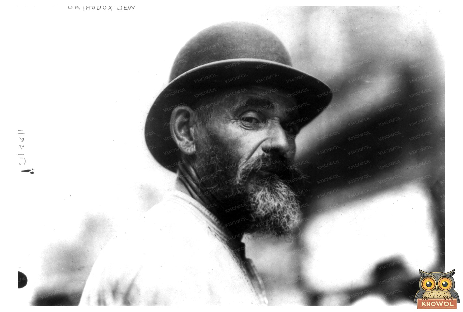 1913 New York: Orthodox Jewish Man on City Streets
