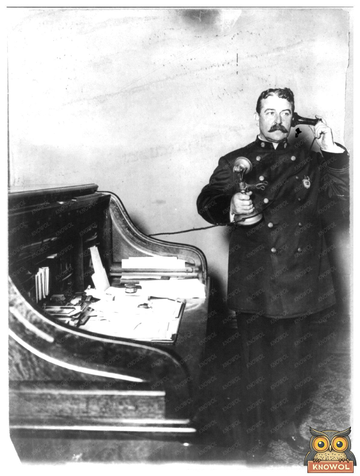 1908 NYC Police: Inspector McCafferty on the Phone