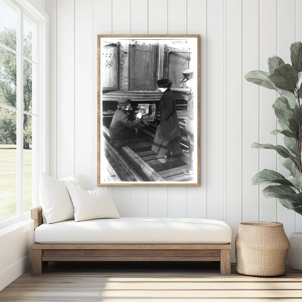 1917 NYC Women Subway Workers: Pioneers of Transport