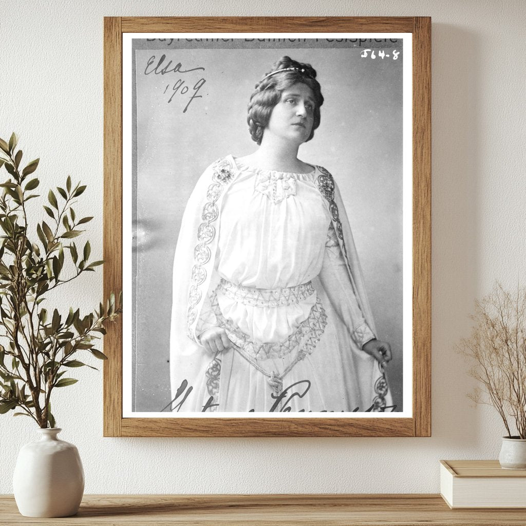 1909 Elsa and Gertrude at Bayreuth Festival