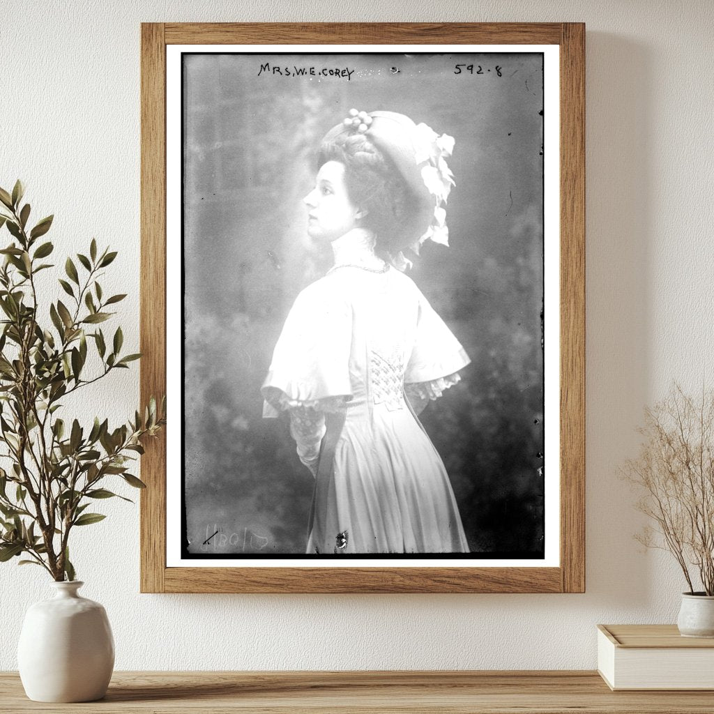 Elegant Society Portrait of Mrs. W.E. Corey