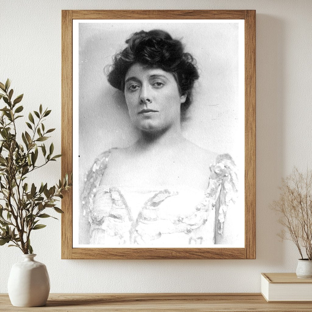 1909 Portrait of Stage Star Julia Marlowe