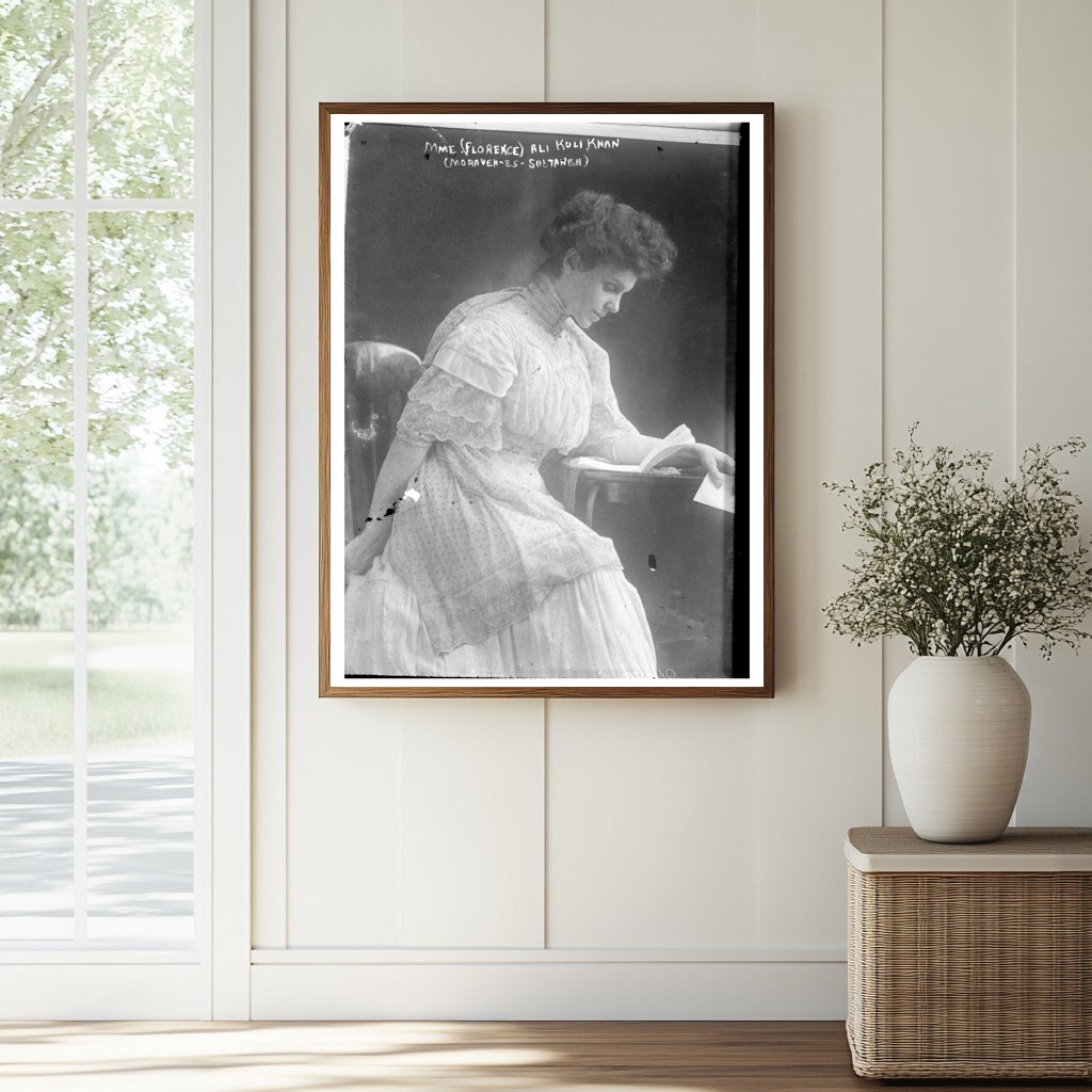 Graceful Portrait of Moraven-es-Sultana, 1910