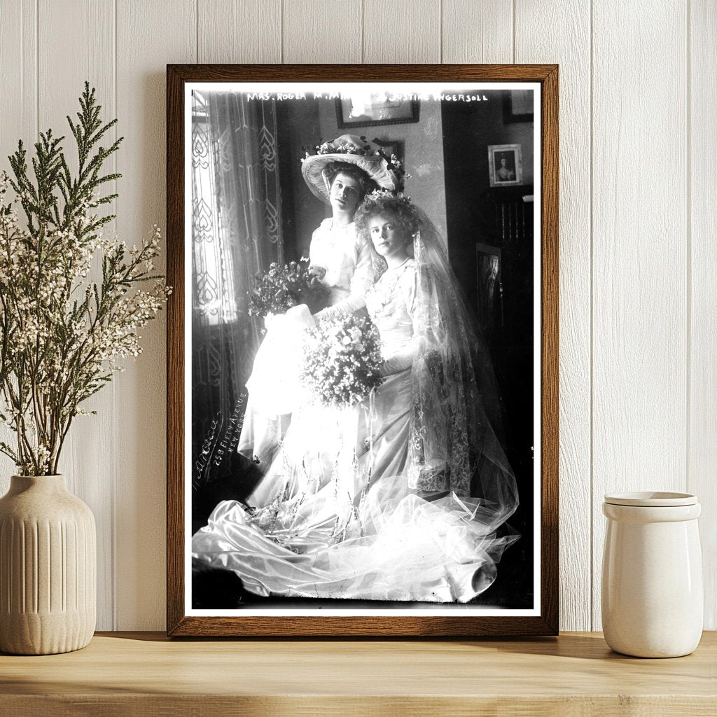 Elegant Duo: Mrs. Minton & Justine Ingersoll with Bouquets