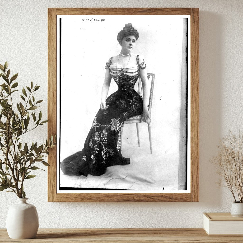 Elegant Portrait of a Trailblazing American Woman