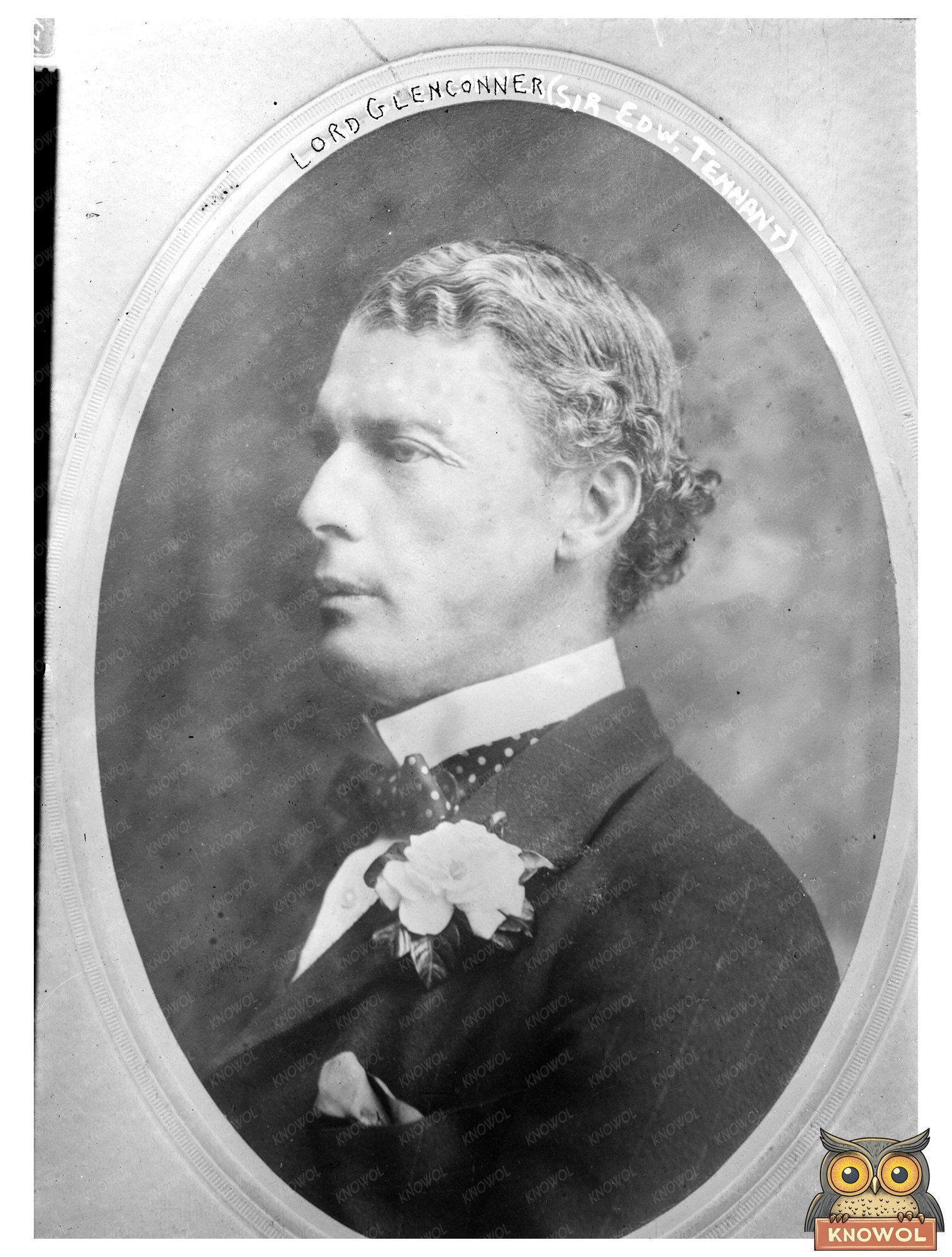 Elegant Portrait of Early 20th Century British Aristocracy
