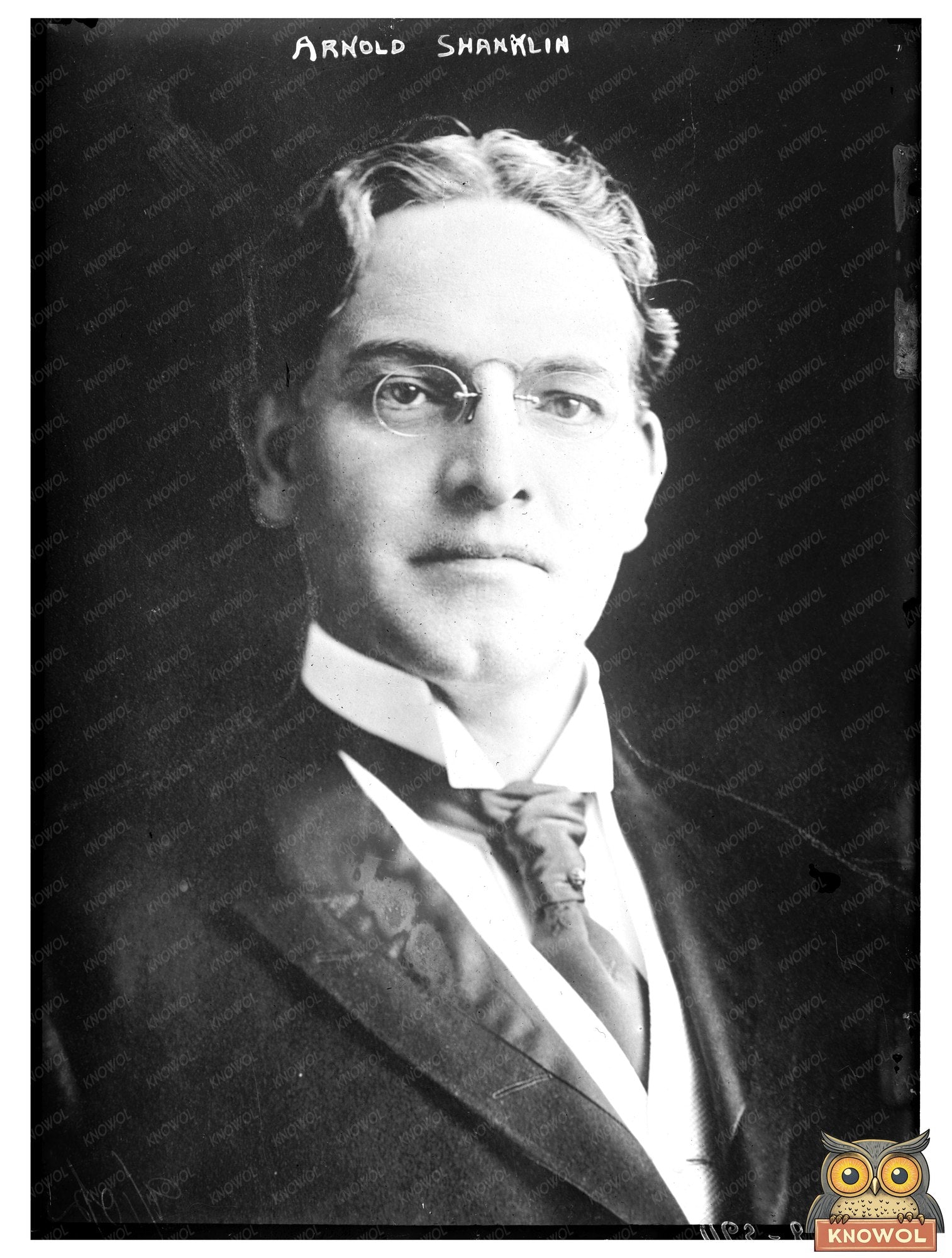 Iconic Early 20th Century News Photograph