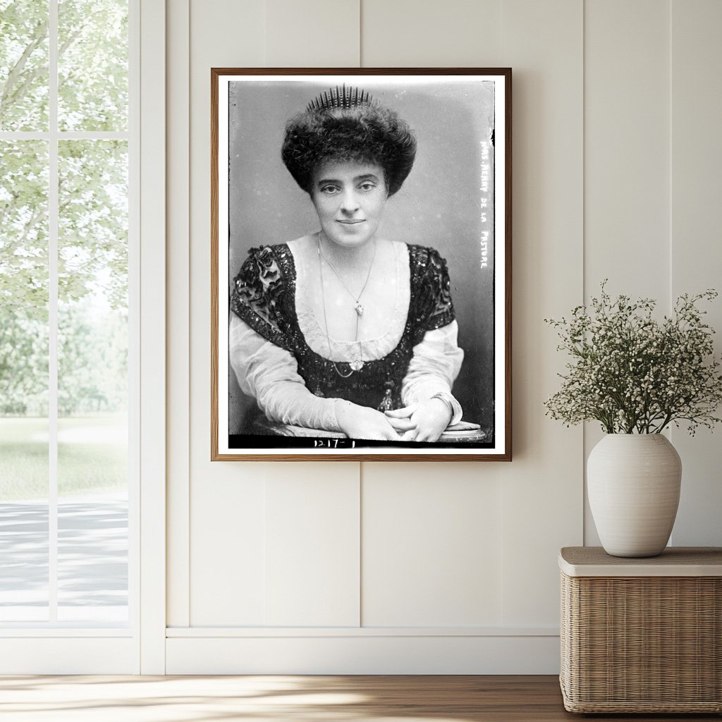 Elegant Early 20th Century Portrait of Mrs. de la Pasture