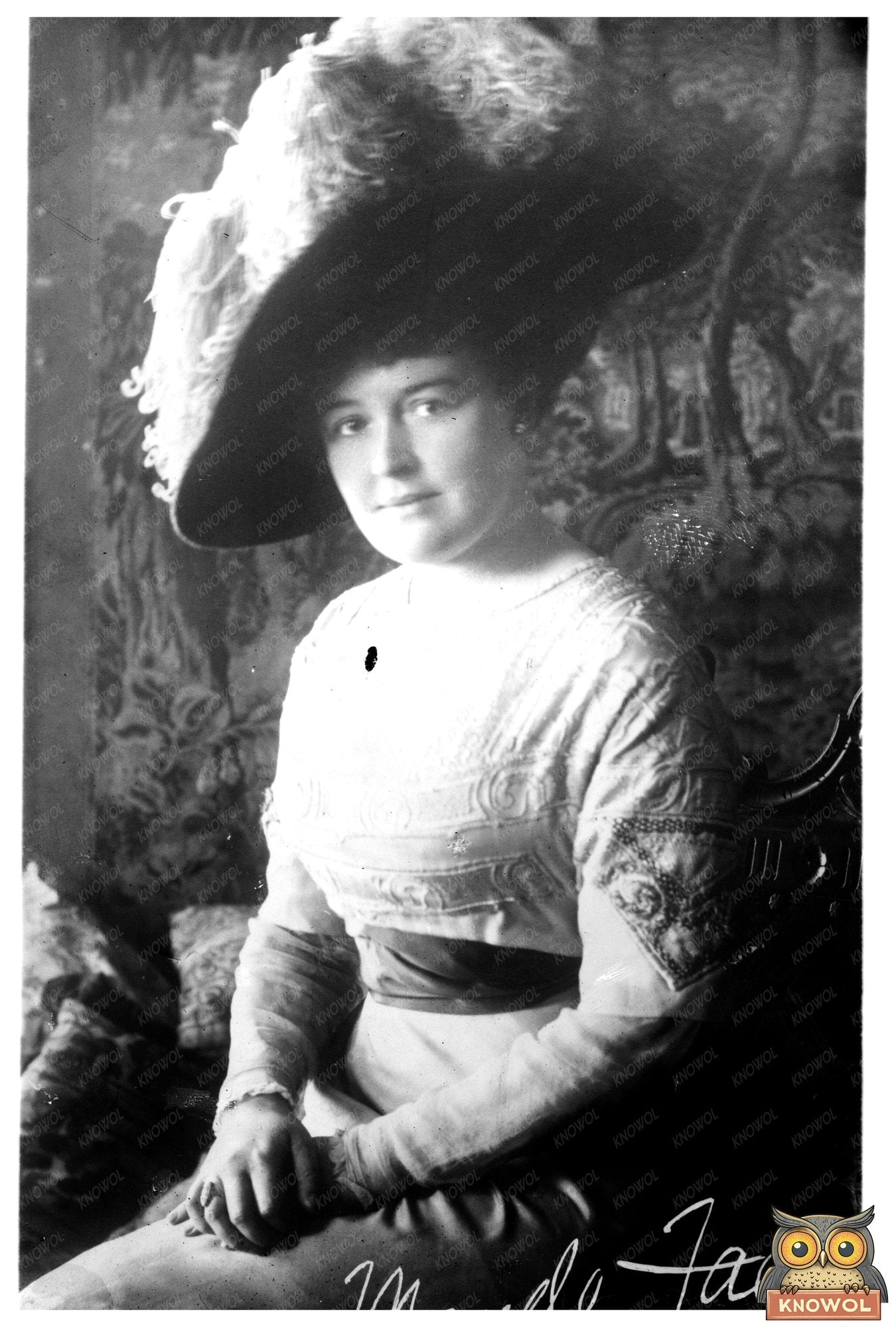 Dynamic Vaudeville Star Maude Fay in Performance