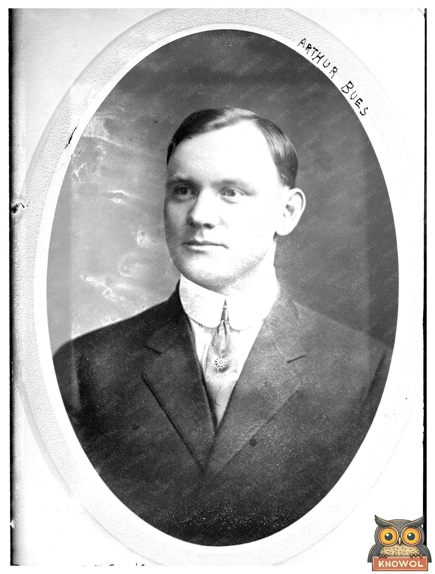 1914 Vintage Baseball Portrait of Arthur Bues