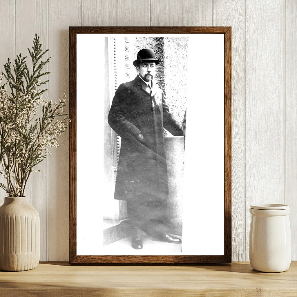 Epic Polar Explorer: Roald Amundsen in Action