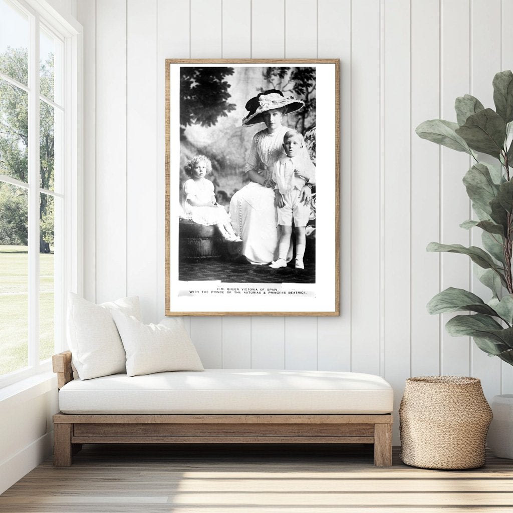 Royal Family Portrait: Queen Victoria & Nobility