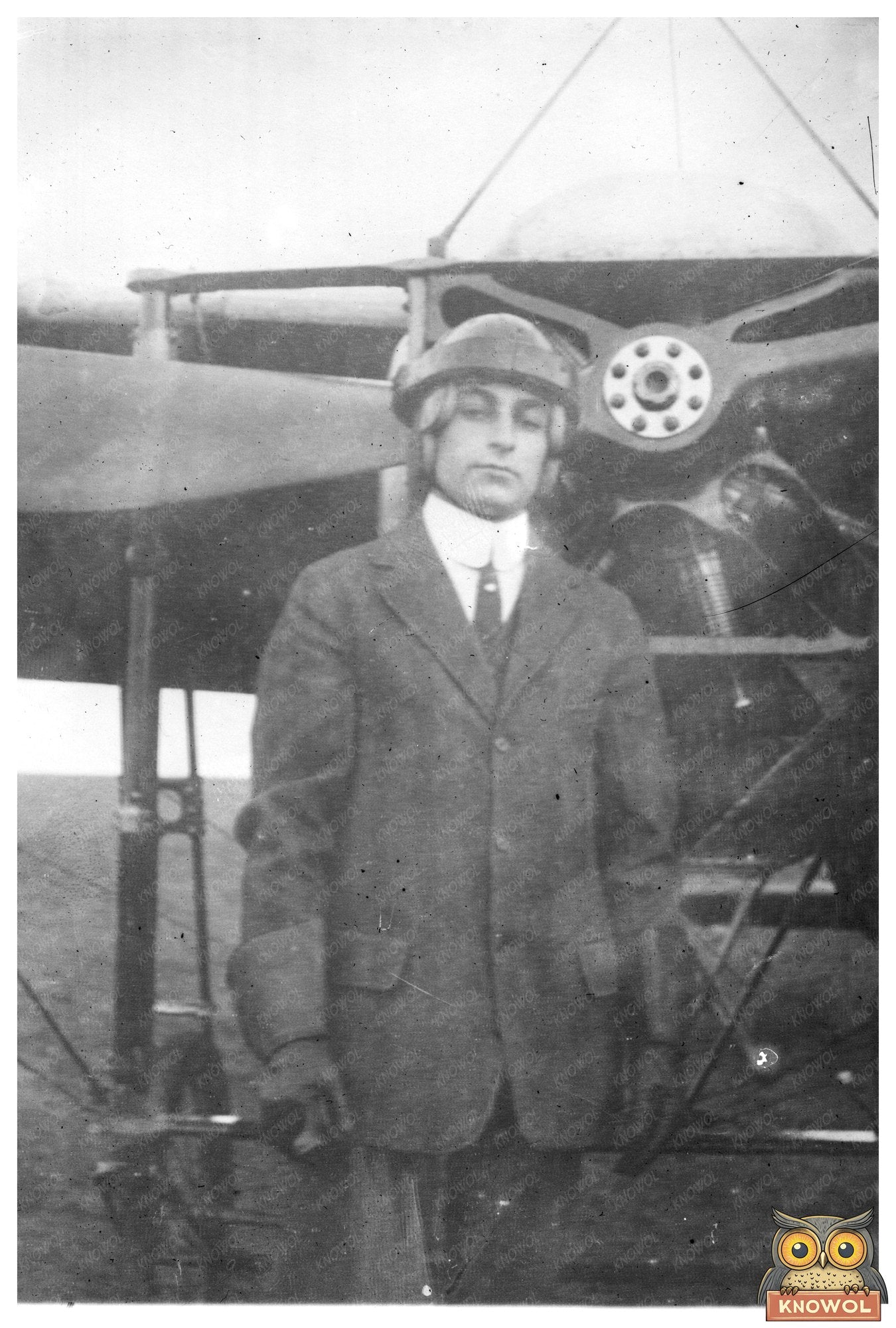 Early Aviation Pioneers: Brave Pilots in Flight