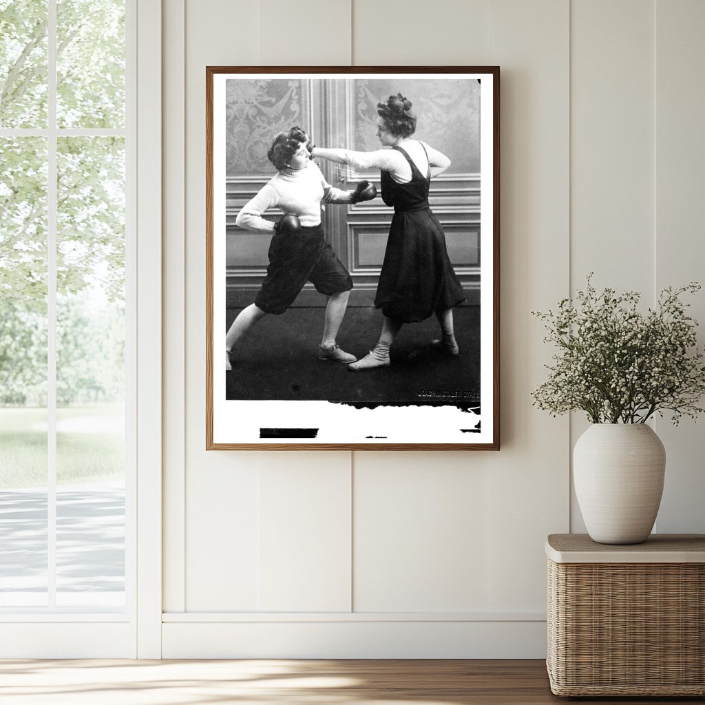 1912 Womens Boxing: Historic Match Moment