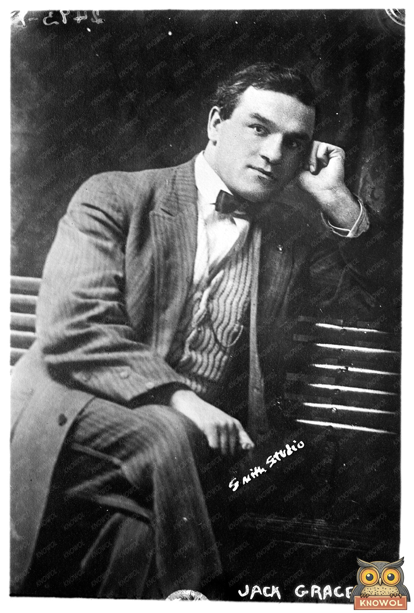 Early 1900s Gentleman Portrait: Timeless Elegance