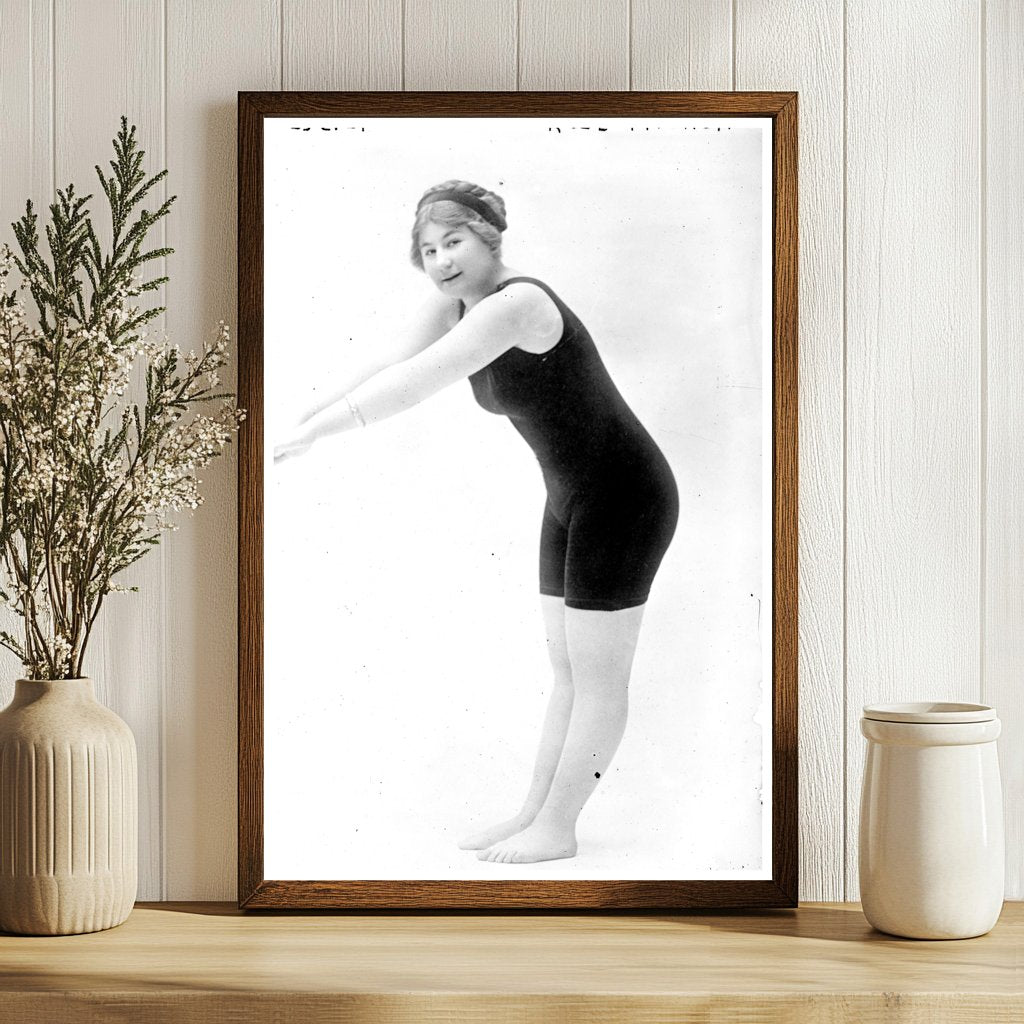 Elegance in Bloom: A New York Socialite Circa 1912