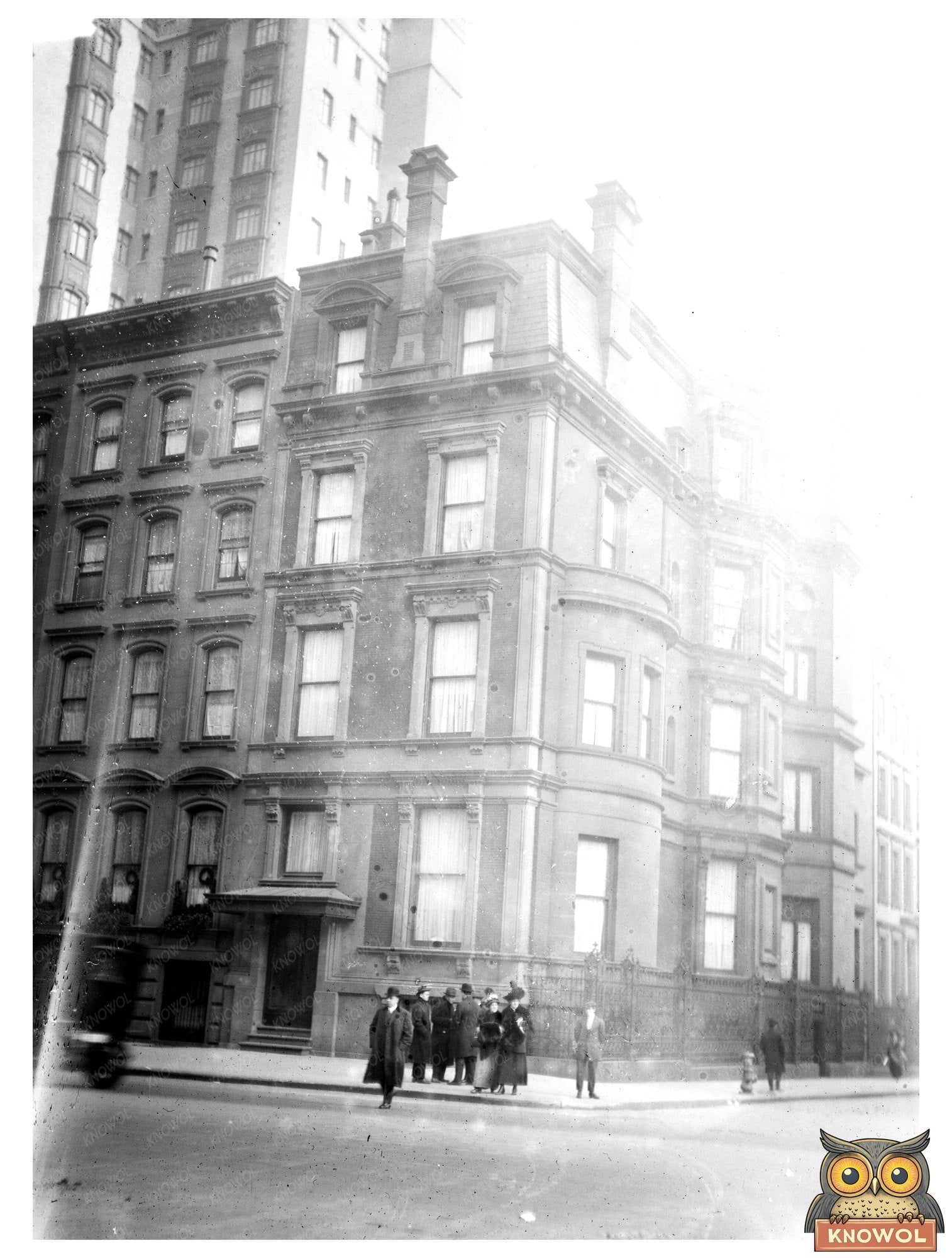 Guardians of Wealth: Detectives at Rockefellers Estate
