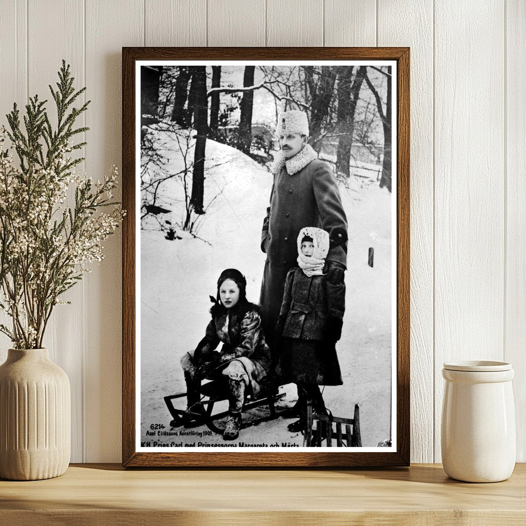 Royal Gathering: Prince Carl with Margaret & Martha, 1909