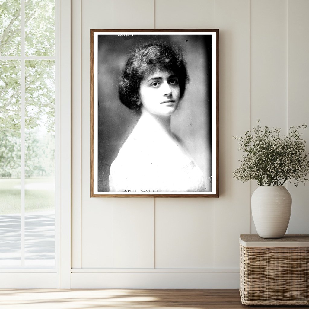 Elegance in Music: Early 20th Century Contralto Portrait