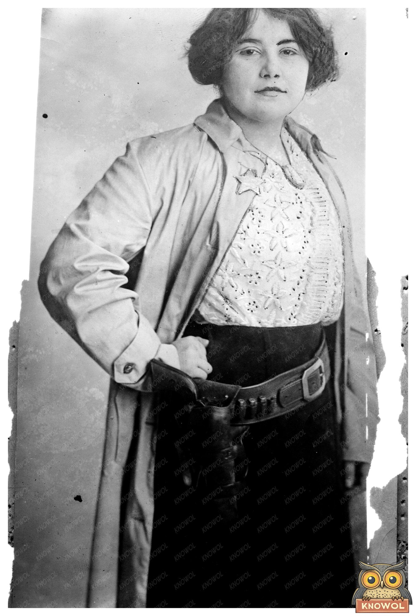 Timeless Portrait of Early 20th Century Society Woman