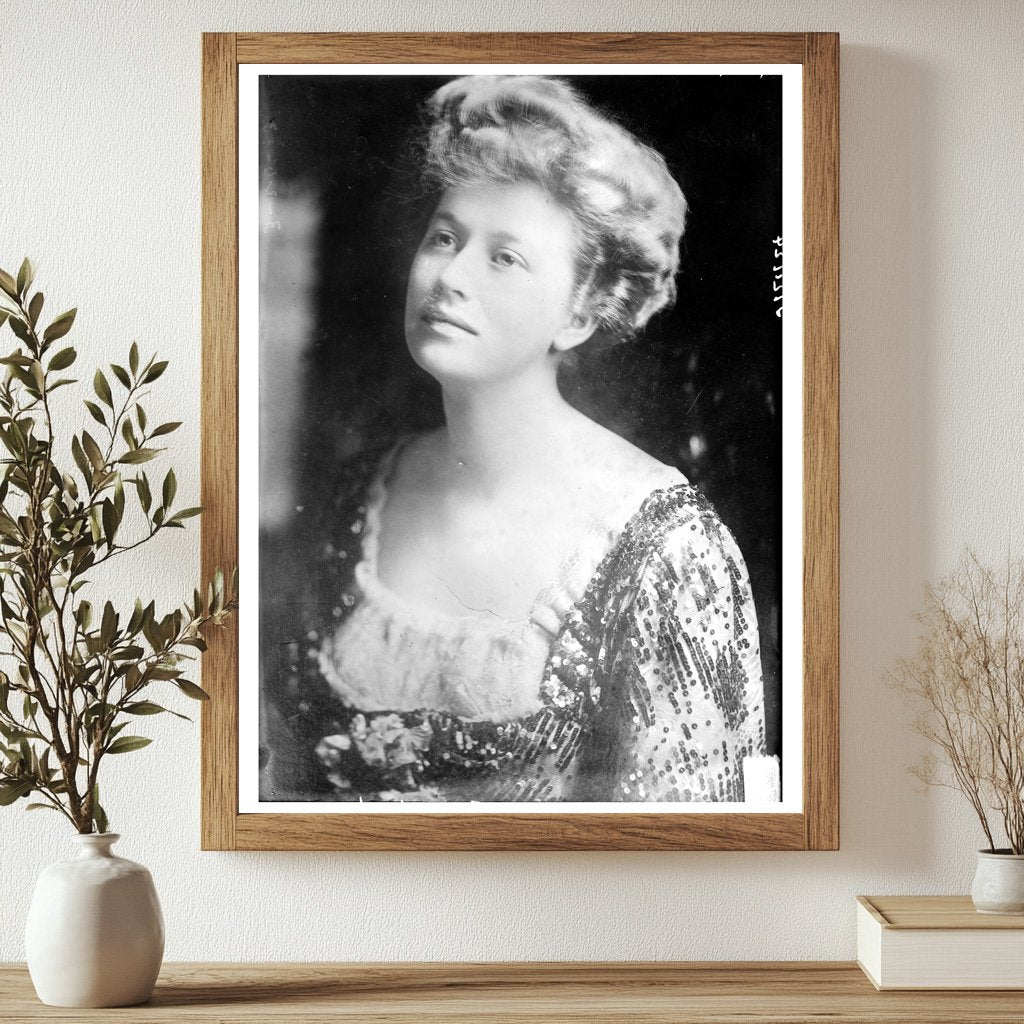 Elegant Portrait of Mrs. Joe Leiter, Early 1910s
