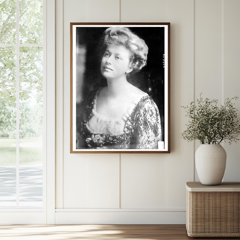 Elegant Portrait of Mrs. Joe Leiter, Early 1910s