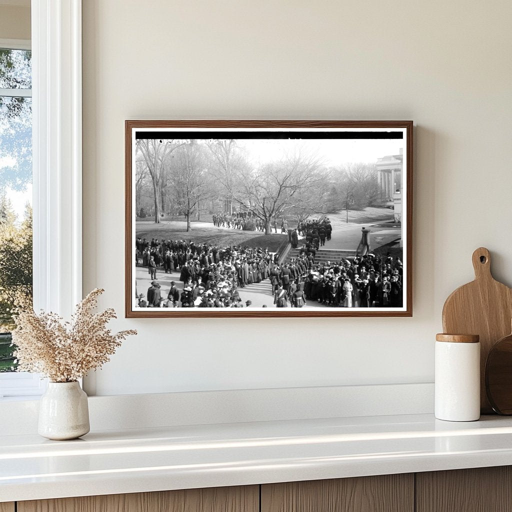 1910s Officers on the Way to the White House