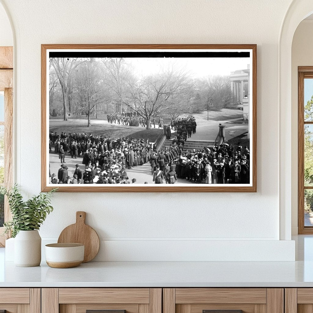 1910s Officers on the Way to the White House