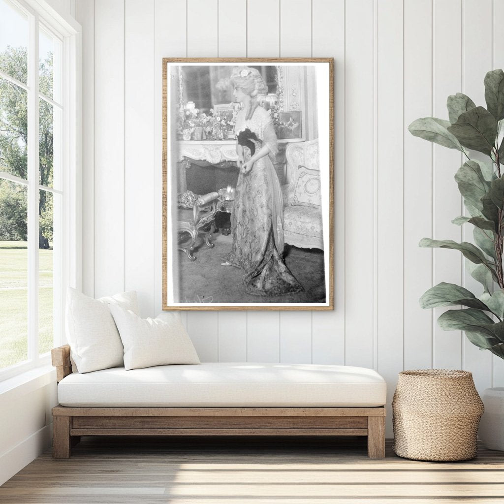 Elegant Early 20th Century Society Portrait