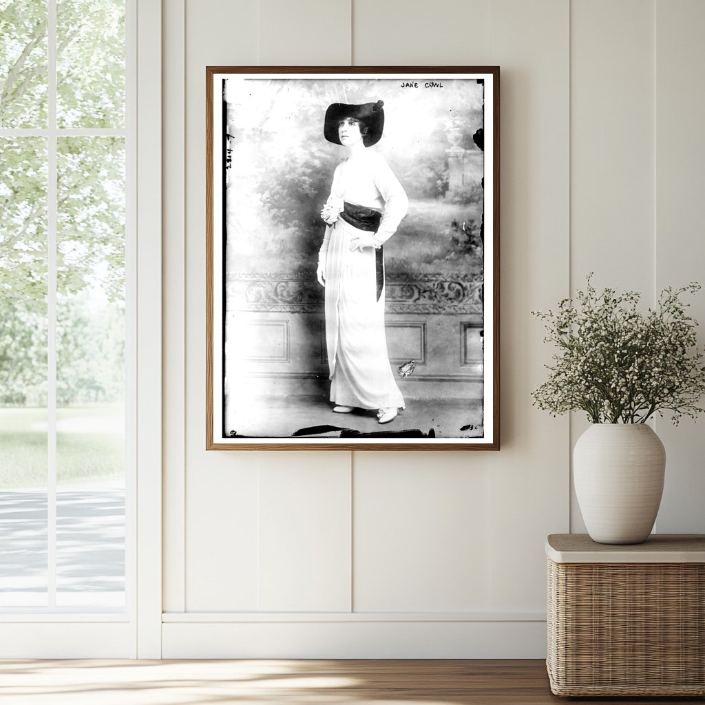 Vintage 1913 Portrait of Acclaimed Broadway Star