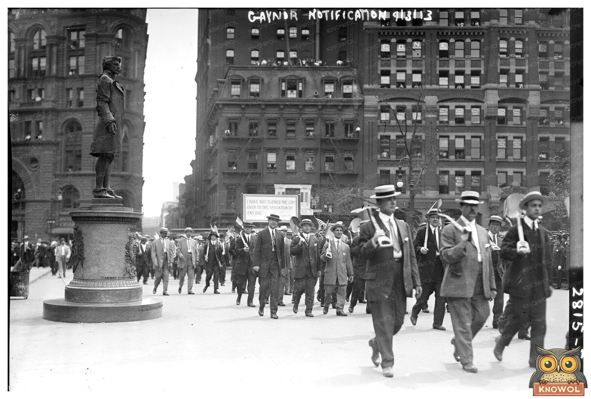 Historic 1913 News Media Announcement Moment